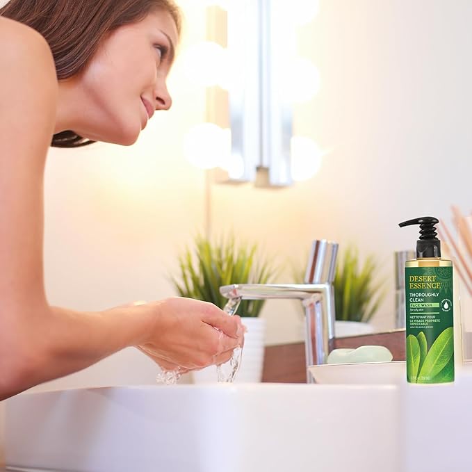 Desert Essence Thoroughly Clean Face Wash with Tea Tree Oil, Castile Soap and Coconut Oil - Organic Facial Cleanser for Sensitive and Oily Skin, Vegan & Cruelty-Free, 32 fl oz