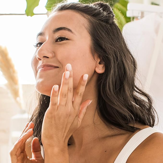 BioClarity Oil-Free Deep Hydrating Serum, 100% Vegan, Non-Toxic, Long-Lasting Hydration, With Vitamin E, Lentil & Watermelon, Lightweight Moisturizing Formula for All Skin Types, 1 fl. oz.