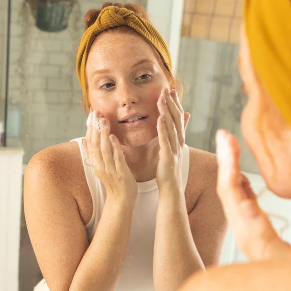 LUMA & LEAF Hydraglow Gel Face Cleanser - 3.8 fl oz Brightening Daily Cleanser Face Wash with Botanical Fruit Enzyme Blend and Hyaluronic Acid Hydration – For all Skin Types