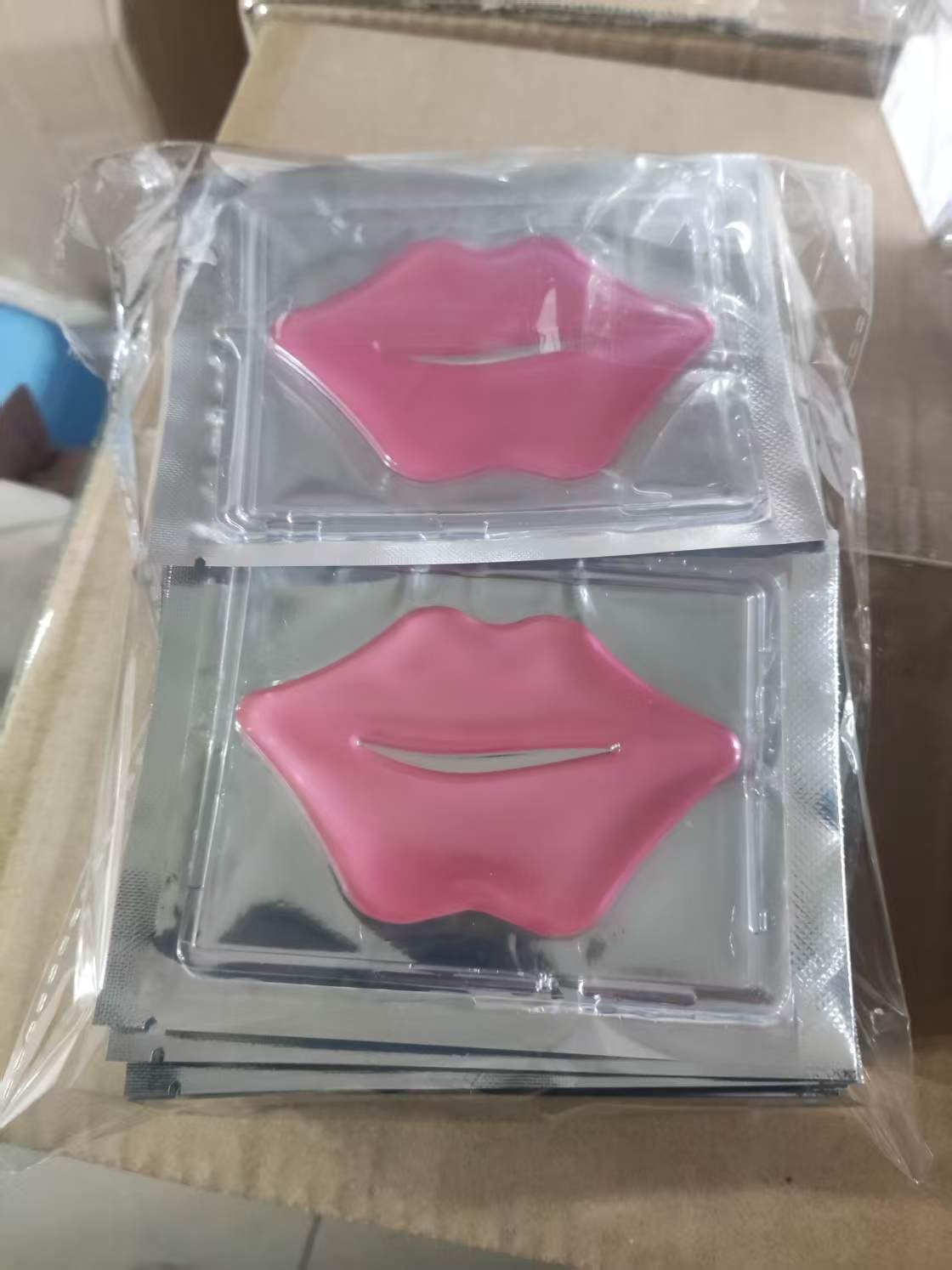 PERVALA 30Pcs Moisturizing Collagen Crystal Lip Mask, Lip Care Gel Pads for Dry Lips, Lip Patches, Reduce lip Wrinkles, Remove Chapped Skin, Firming & Hydrating & Plumping Your Lips（Pink）