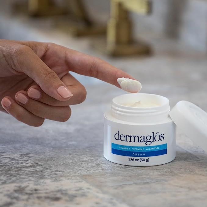 Dermaglos Moisturizing Cream | Vitamin A (Retinoids), Vitamin E & Allantoin | Rich Moisturizer for Wrinkles, Stretch Mark Prevention, Tattoo Aftercare, Scar cream, Hydration for Smooth Skin | 1,76 oz