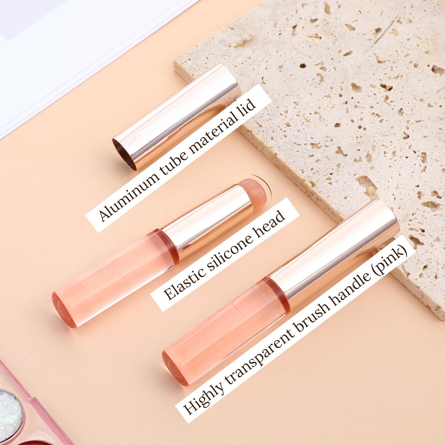 2 Pcs Lip Balm Applicator Silicone Lip Mask Brush with Cap, Round Head Lips Brushes Reusable Silicone Makeup Brush Convenient and Easy to Clean for Even Application of Lipstick Lips Gloss