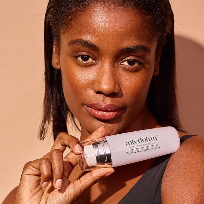 Essential Daily Hydrating Sunscreen (30 SPF) with disappearing Zinc Oxide 10%