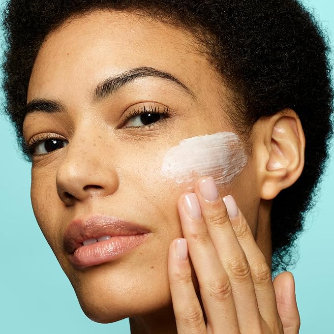 Liz Earle Cleanse & Polish Face Wash - Gentle Facial Cleanser with Moisturizing & Calming Ingredients - Boosts Hydration and Reveals Instant Radiance (200ml)